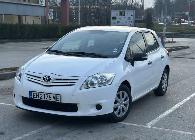 Toyota Auris Facelift 1.33 VVT-I, снимка 1 - Автомобили и джипове - 49092142