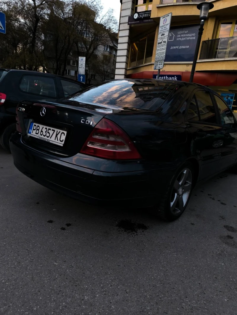 Mercedes-Benz C 220, снимка 6 - Автомобили и джипове - 49351197