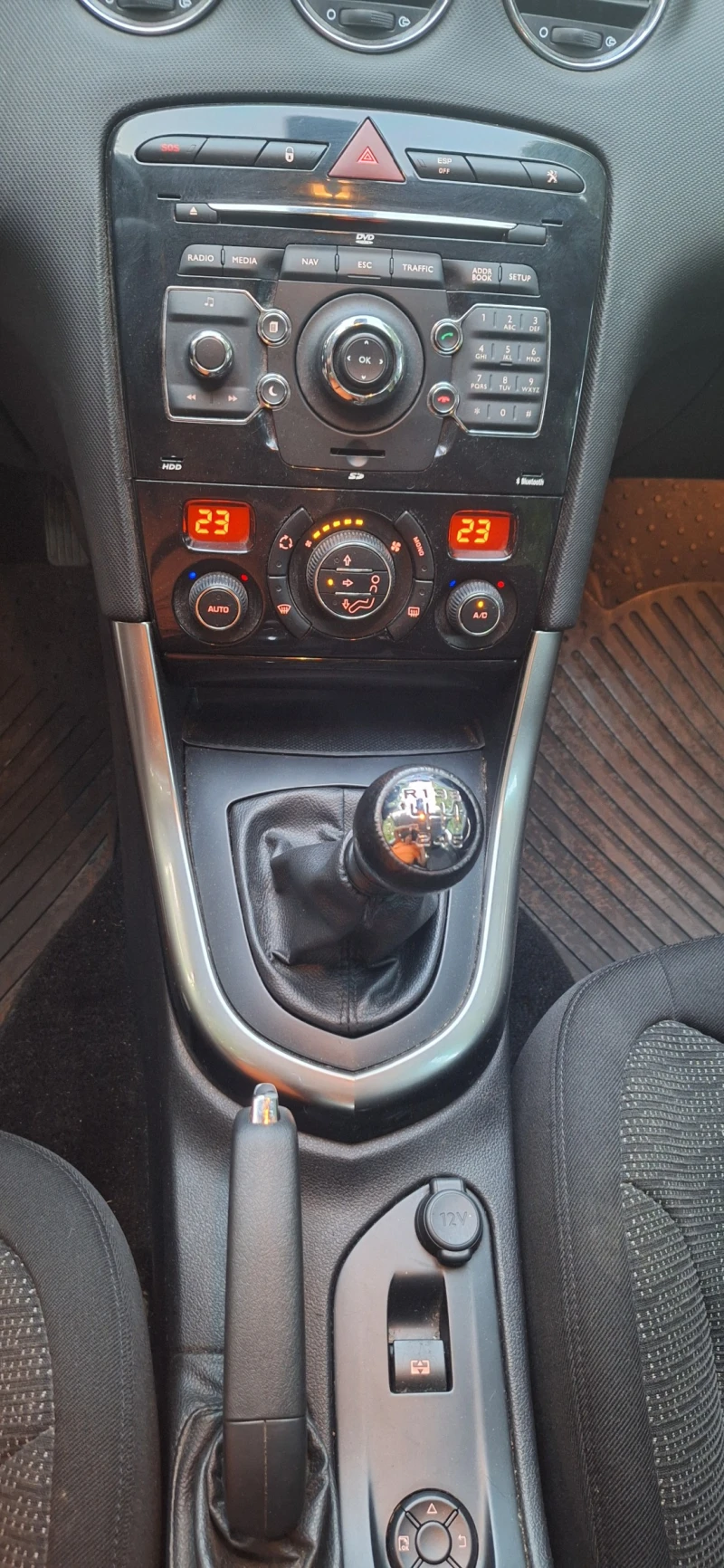 Peugeot 308 2.0 HDI PANORAMA, снимка 14 - Автомобили и джипове - 51597625