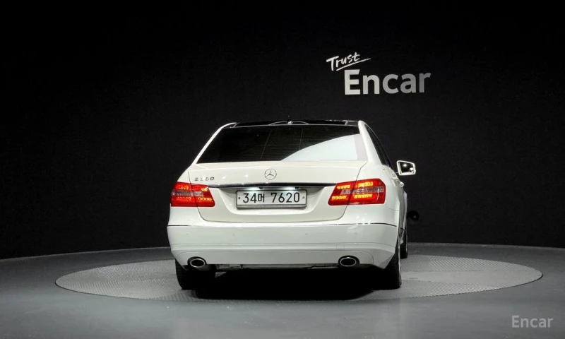 Mercedes-Benz E 350, снимка 4 - Автомобили и джипове - 53004965