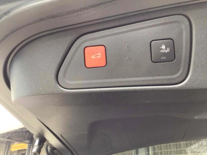 Peugeot 3008 GT LINE 4X4 FULL 300p.s., снимка 16 - Автомобили и джипове - 53480519