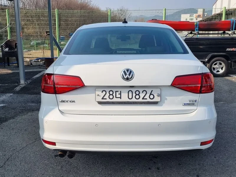 VW Jetta 2.0 Tdi Bluemotion Premium 6Th Generation | Mobile.bg � ����������� 5
