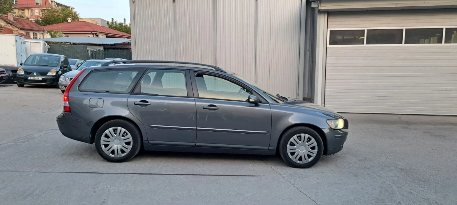 Volvo V50  - изображение 2