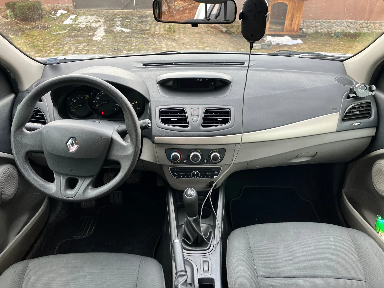 Renault Megane 1.5dci ProMobile климатик 2 кл  - изображение 9