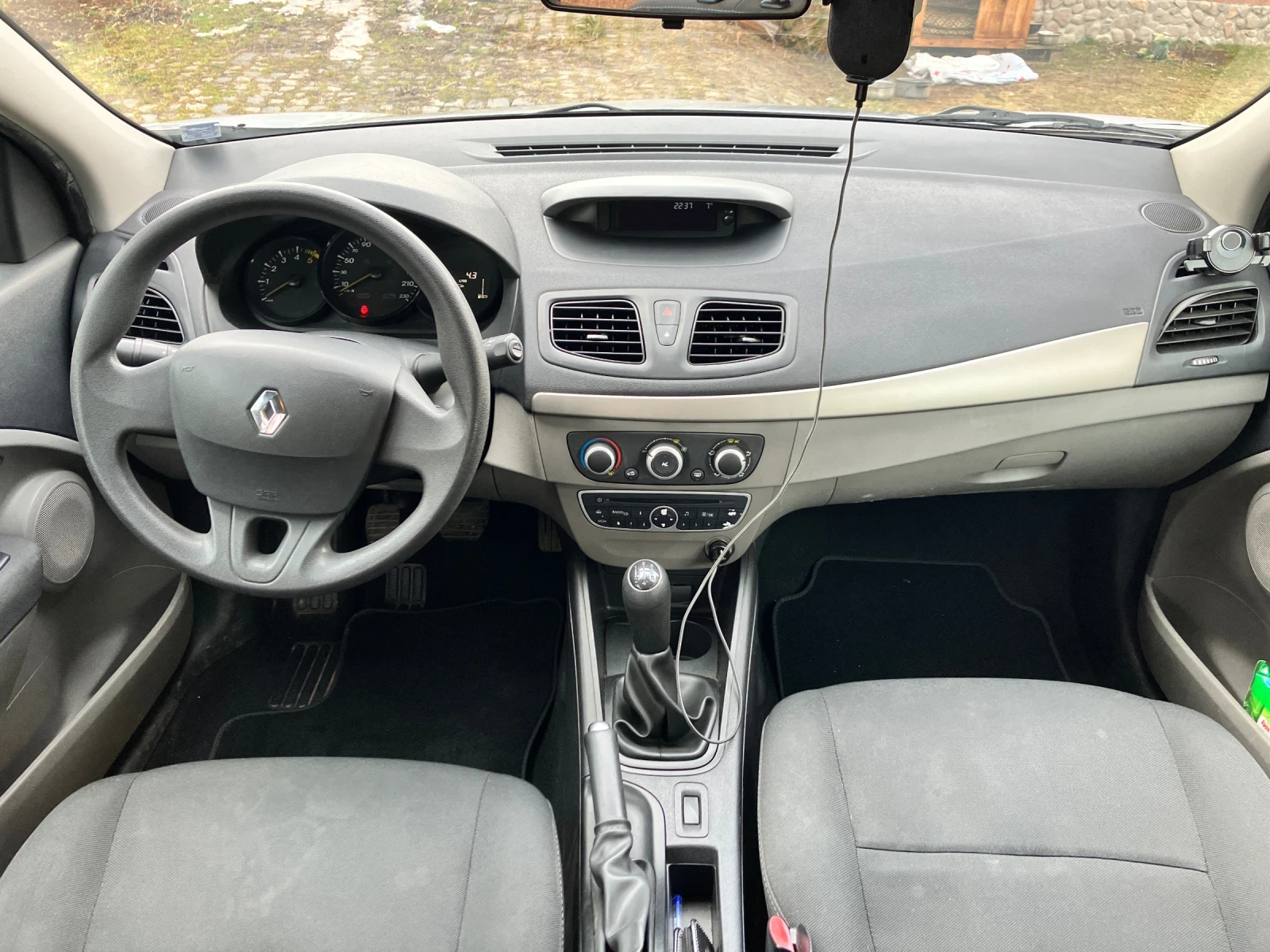 Renault Megane 1.5dci ProMobile климатик 2 кл  - изображение 6