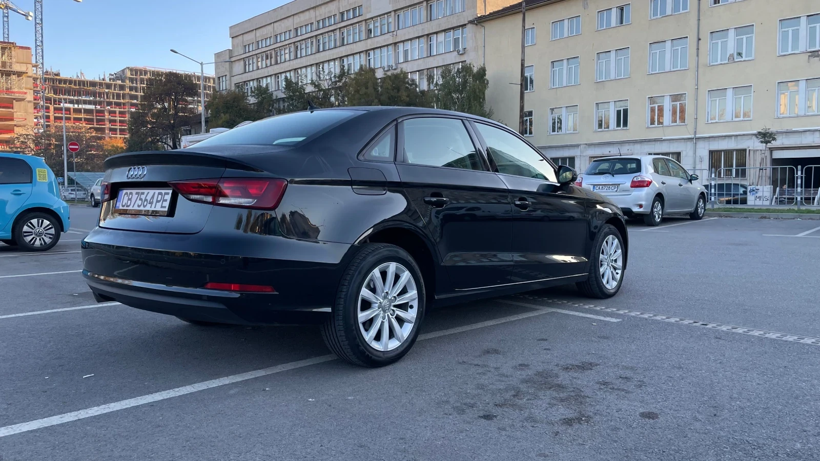 Audi A3 1.6 TDI Седан - изображение 4