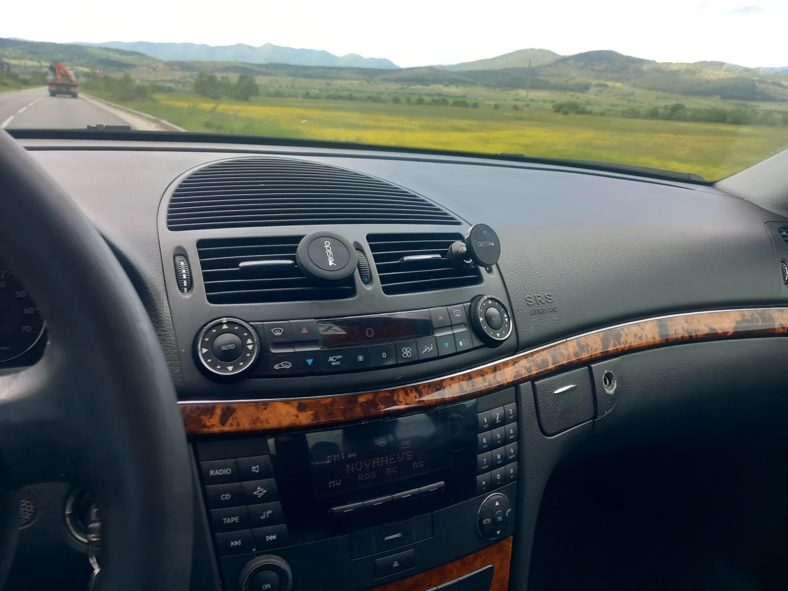 Mercedes-Benz E 240  - изображение 7