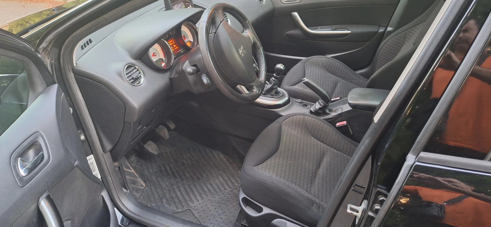 Peugeot 308 2.0 HDI PANORAMA - изображение 9