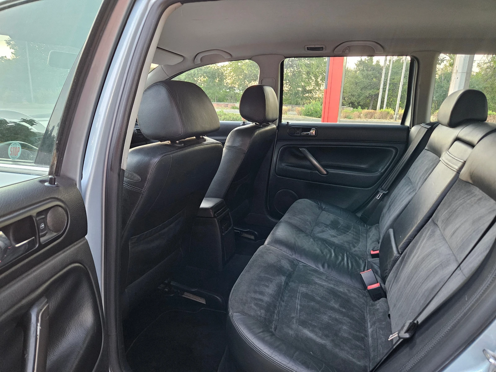 VW Passat 1.9, 101к.с., Hi-line, Перфектен!!! - изображение 9