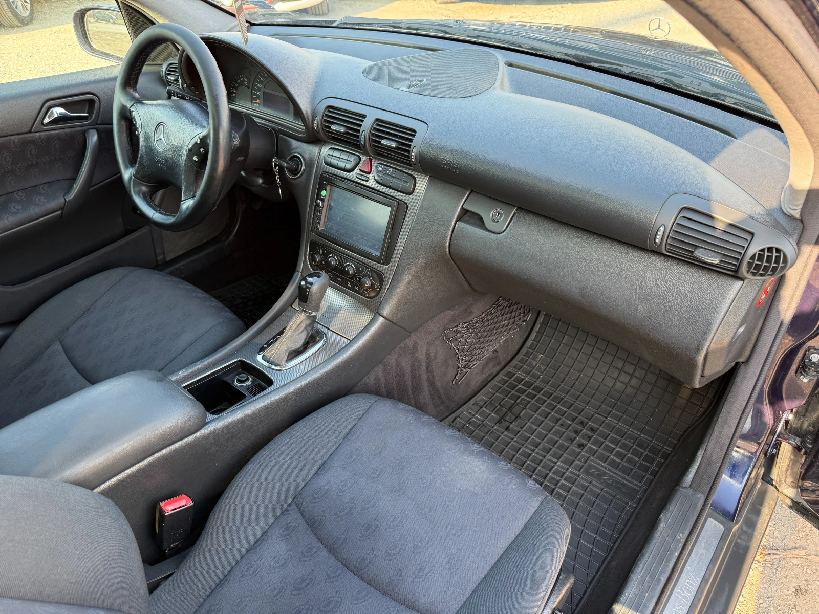 Mercedes-Benz C 220 2.2CDI-Автоматик-ел пакет-мулти медия-регистриран, снимка 14 - Автомобили и джипове - 53744388