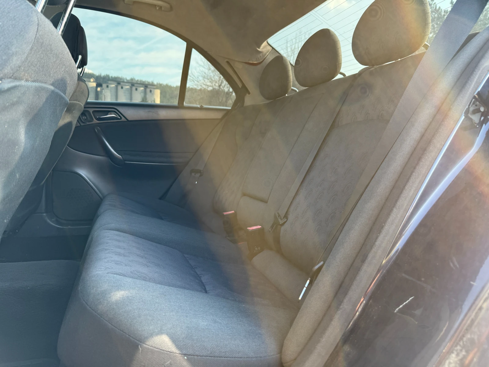 Mercedes-Benz C 220 2.2CDI-Автоматик-ел пакет-мулти медия-регистриран, снимка 11 - Автомобили и джипове - 53744388