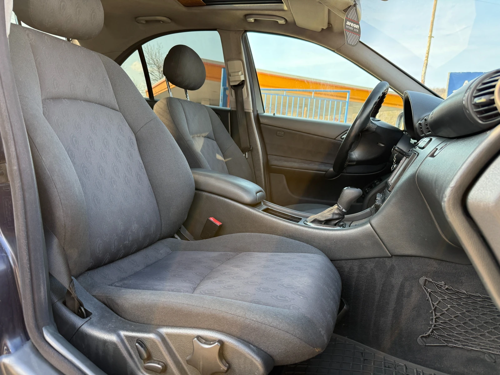 Mercedes-Benz C 220 2.2CDI-Автоматик-ел пакет-мулти медия-регистриран, снимка 15 - Автомобили и джипове - 53744388