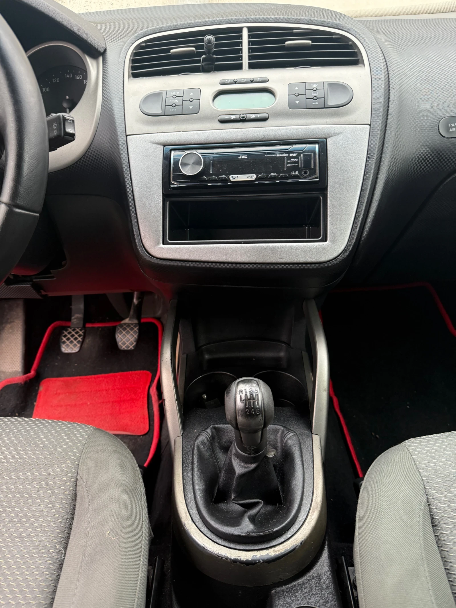 Seat Altea 2.0 tdi, снимка 8 - Автомобили и джипове - 53891391