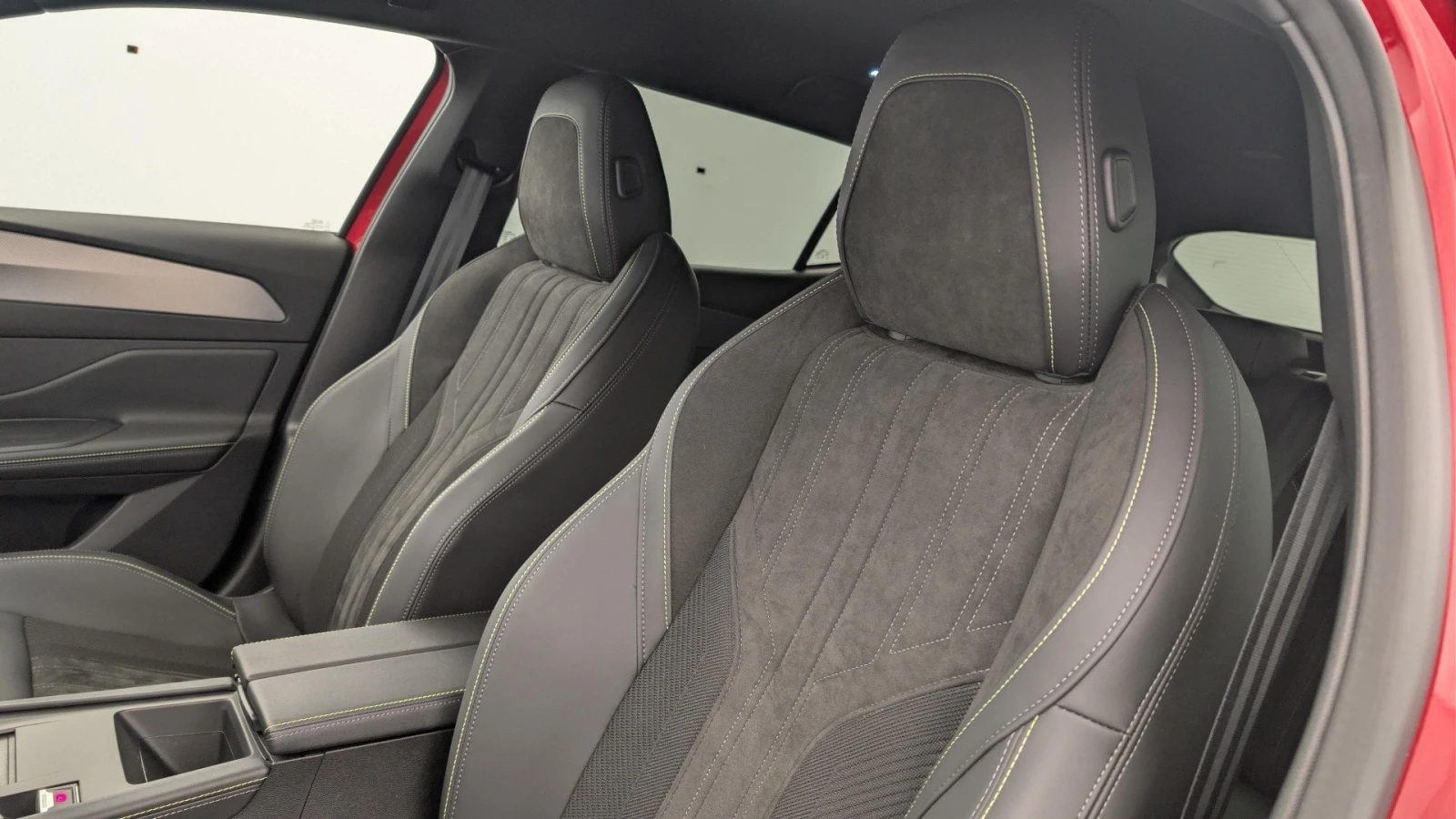 Peugeot 408 1.2 GT - Petrol - Automatic - 136 hp - 4.931 km, снимка 10 - Автомобили и джипове - 53900211