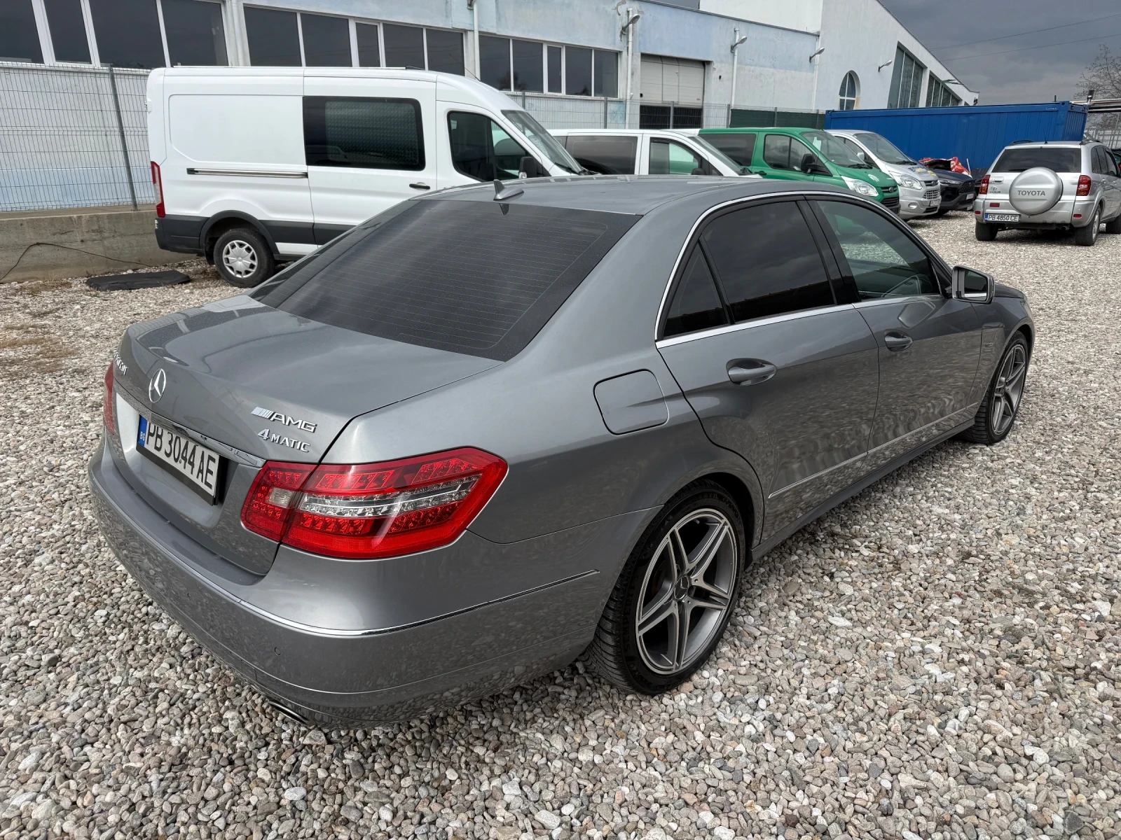 Mercedes-Benz E 350 3.0 D 4Matic, снимка 4 - Автомобили и джипове - 53917178