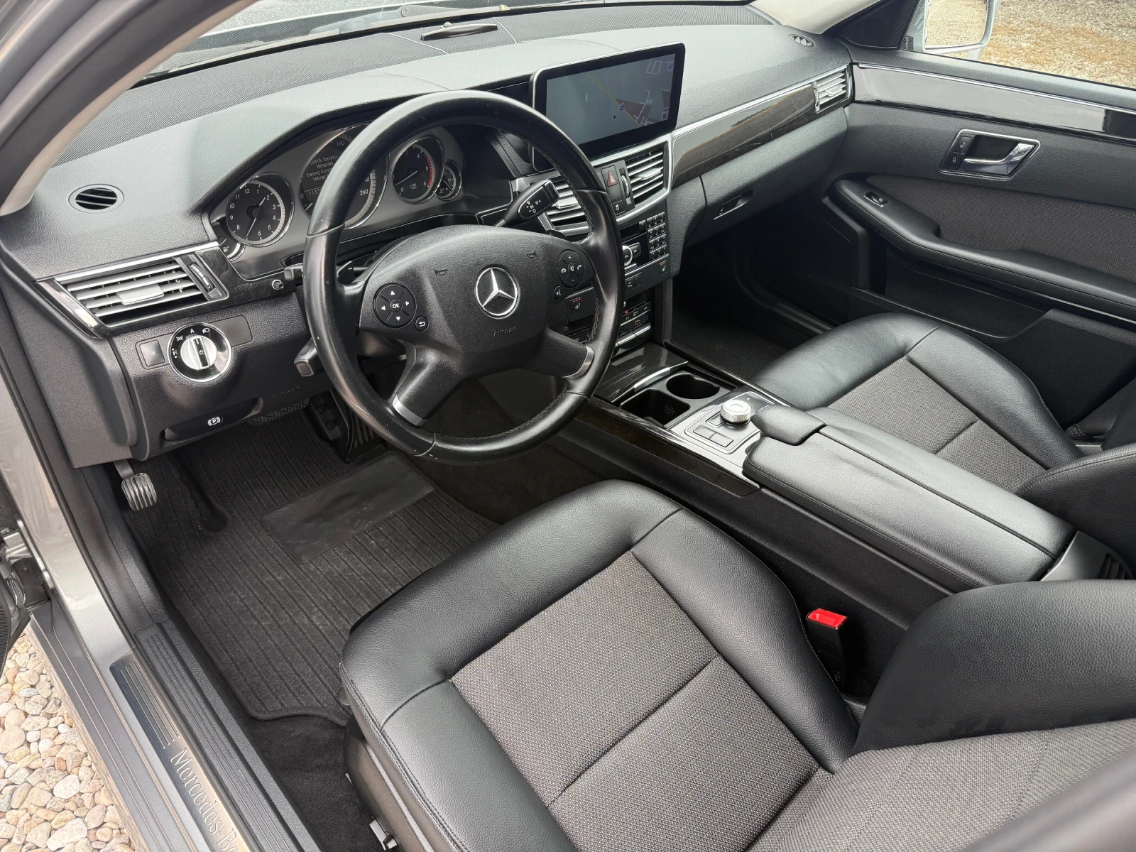 Mercedes-Benz E 350 3.0 D 4Matic, снимка 7 - Автомобили и джипове - 53917178