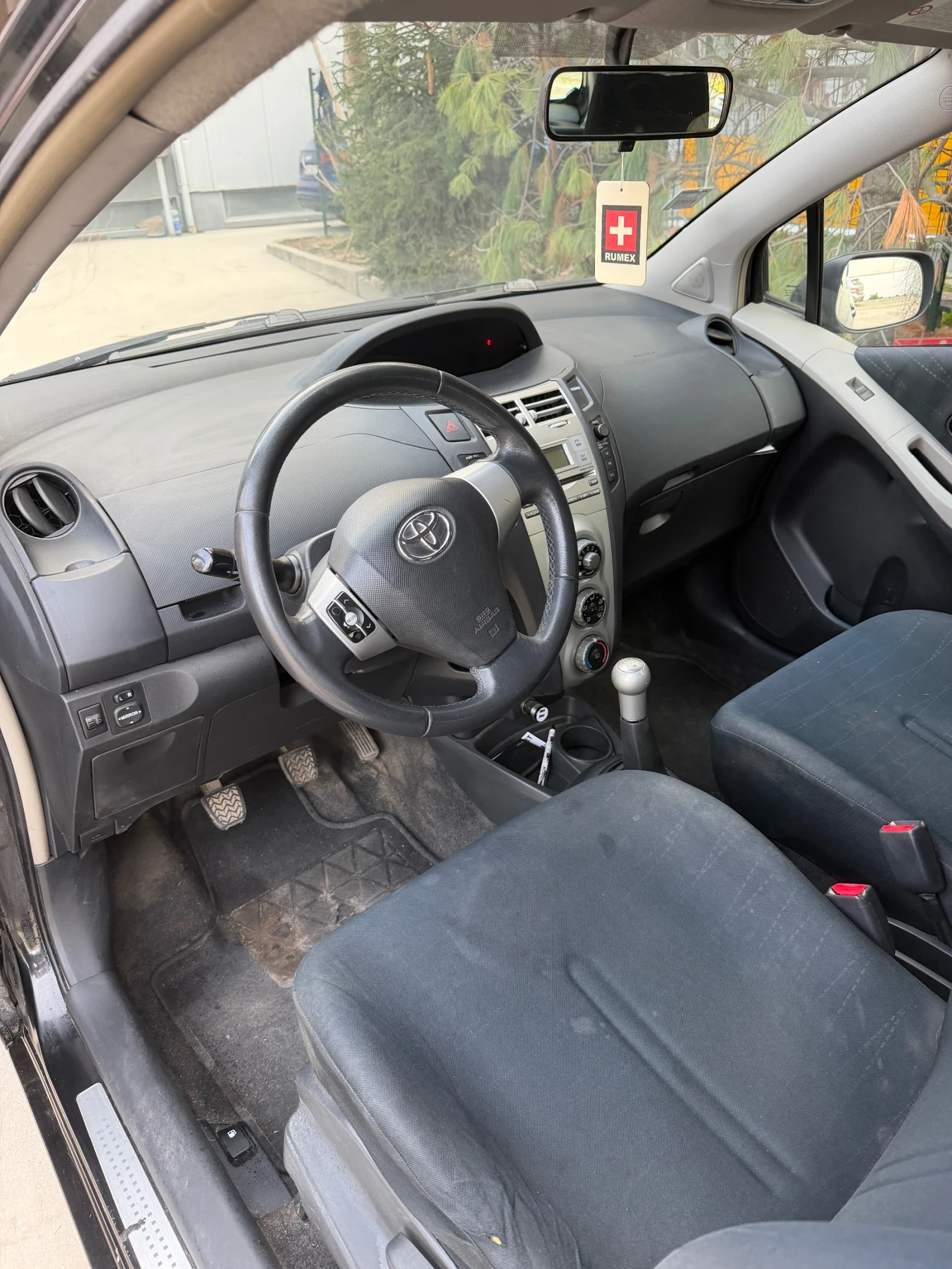Toyota Yaris, снимка 4 - Автомобили и джипове - 54065283