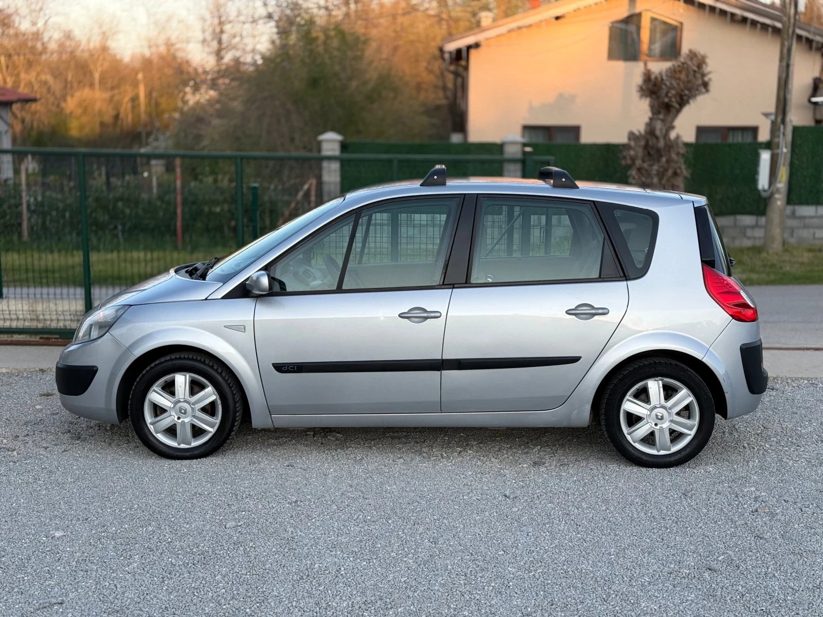 Renault Scenic 1.5DCI* БЕЛГИЯ* KEYLESS* ЕВРО 4, снимка 4 - Автомобили и джипове - 54160422