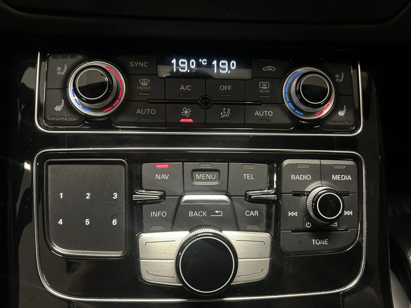 Audi S8  Plus 4.0T quattro, снимка 16 - Автомобили и джипове - 54352315