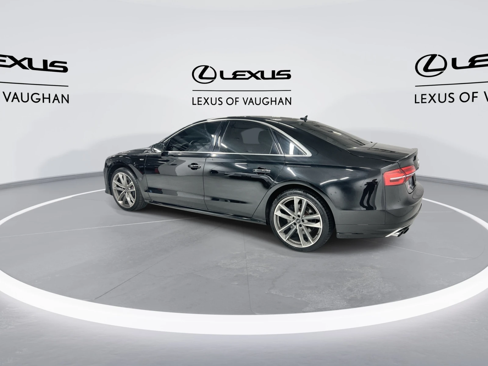 Audi S8  Plus 4.0T quattro, снимка 6 - Автомобили и джипове - 54352315