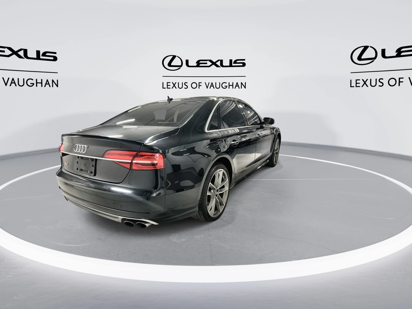 Audi S8  Plus 4.0T quattro, снимка 8 - Автомобили и джипове - 54352315