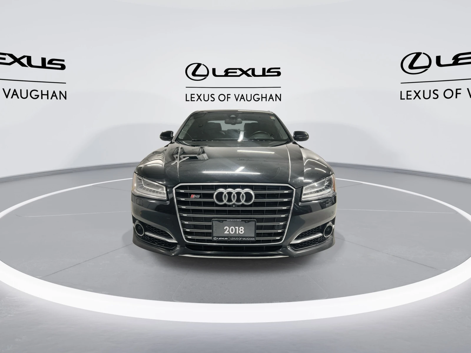 Audi S8  Plus 4.0T quattro, снимка 3 - Автомобили и джипове - 54352315