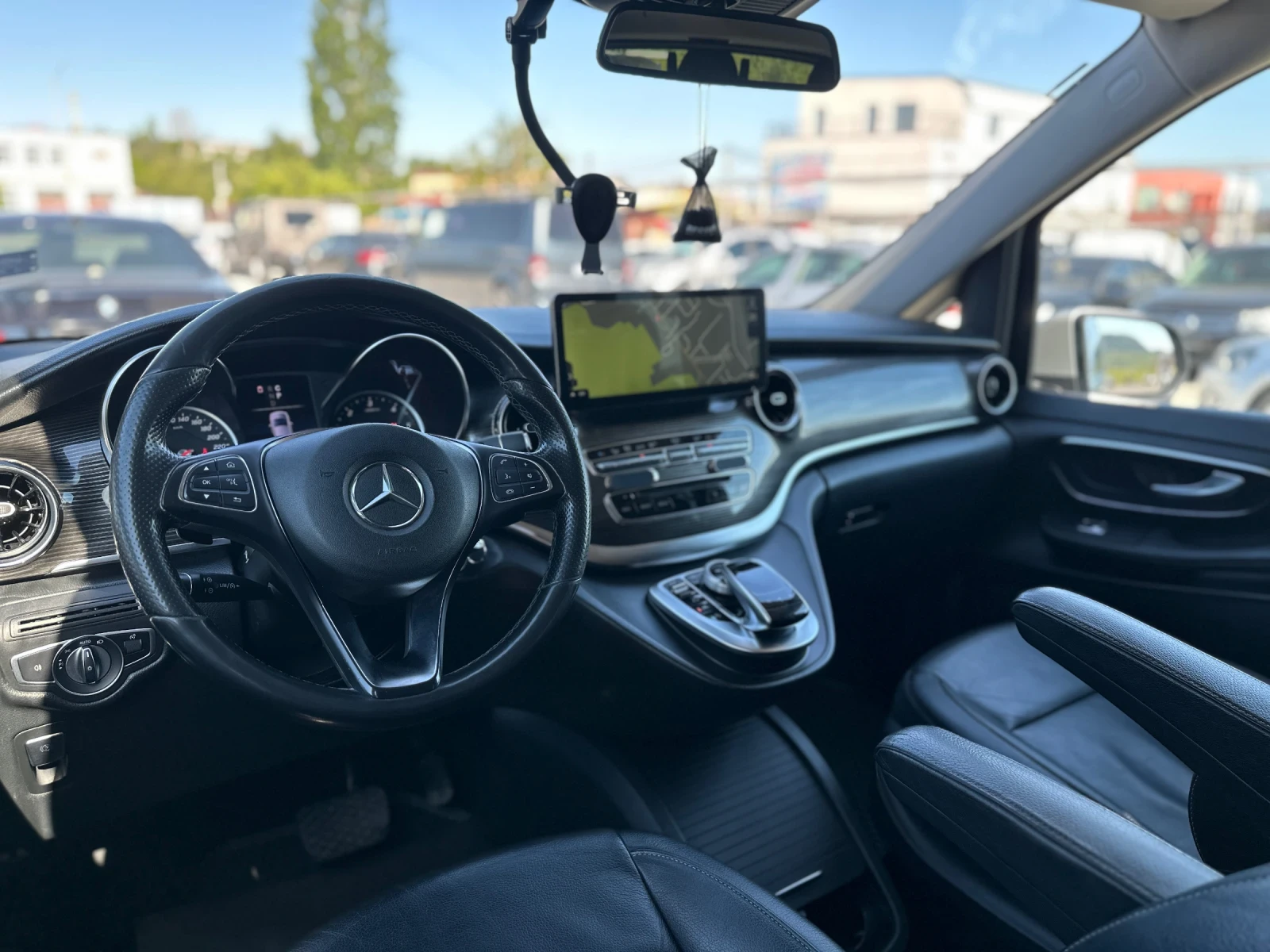 Mercedes-Benz V 300 V250CDI AMG/LONG/КАМЕРА/LED/TOP, снимка 10 - Автомобили и джипове - 54467632