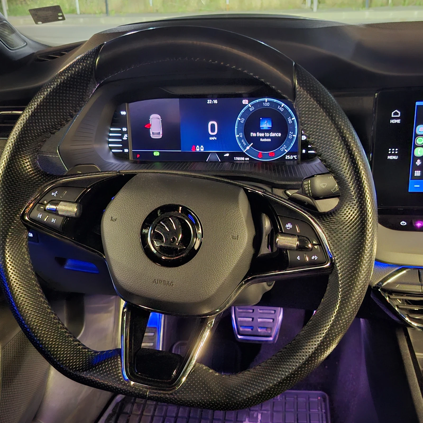 Skoda Octavia Stile Sport paket 2.0 TDI, снимка 3 - Автомобили и джипове - 55326120