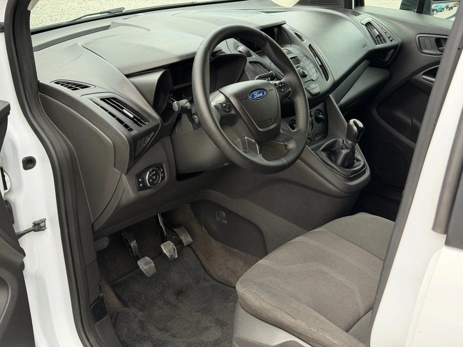 Ford Tourneo Connect 1.6TDCi 95к.с * Пътник* , снимка 9 - Автомобили и джипове - 55873162