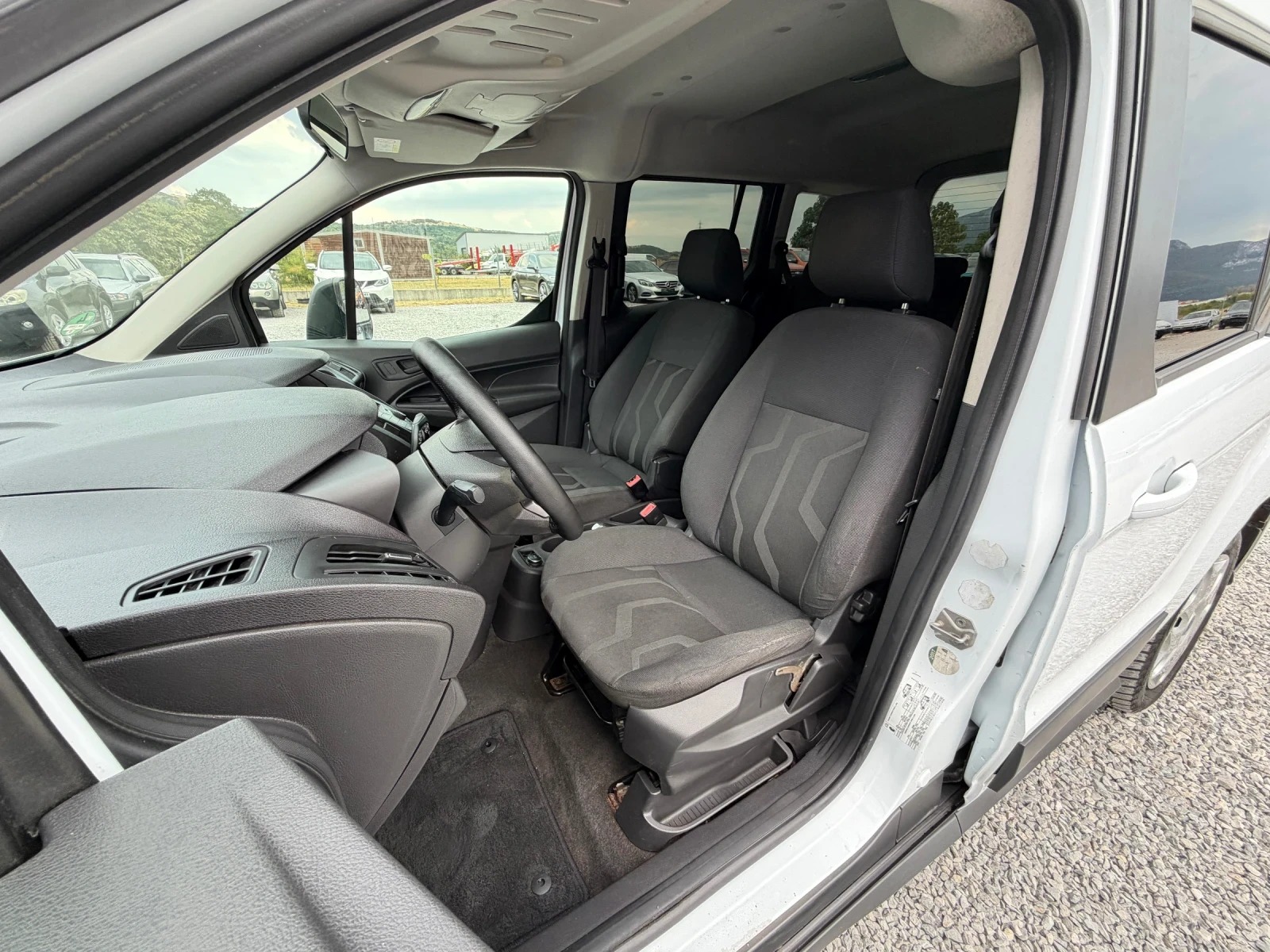Ford Tourneo Connect 1.6TDCi 95к.с * Пътник* , снимка 12 - Автомобили и джипове - 55873162
