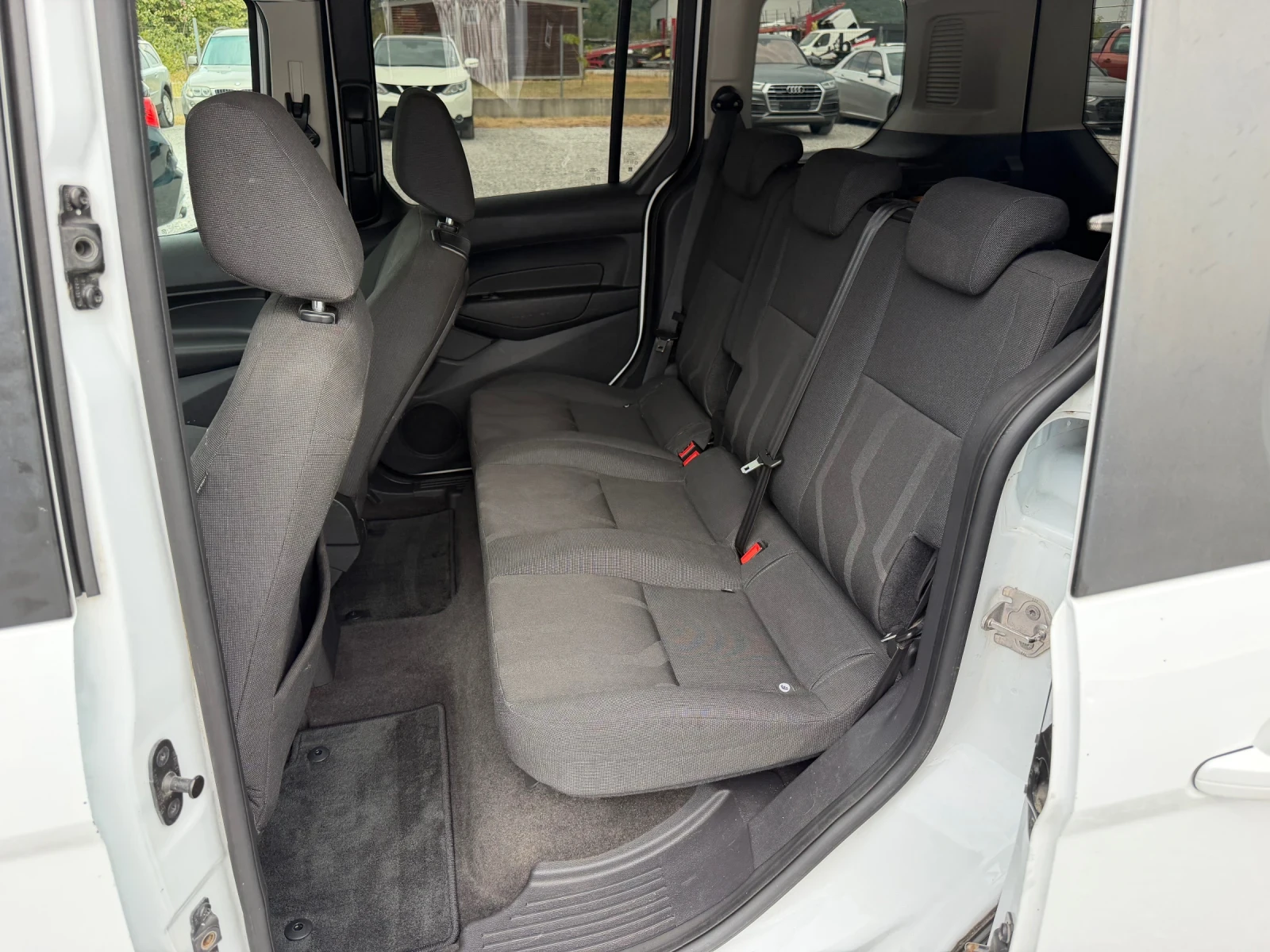 Ford Tourneo Connect 1.6TDCi 95к.с * Пътник* , снимка 14 - Автомобили и джипове - 55873162