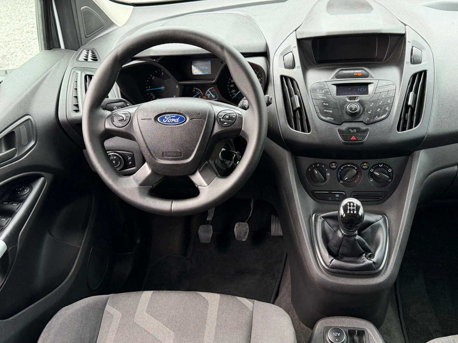 Ford Tourneo Connect 1.6TDCi 95к.с * Пътник* , снимка 10 - Автомобили и джипове - 55873162