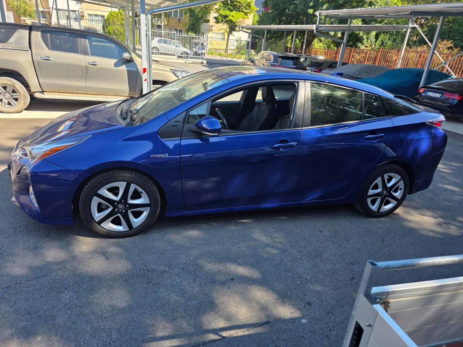 Toyota Prius 1.8 Hybride, снимка 3 - Автомобили и джипове - 55981575