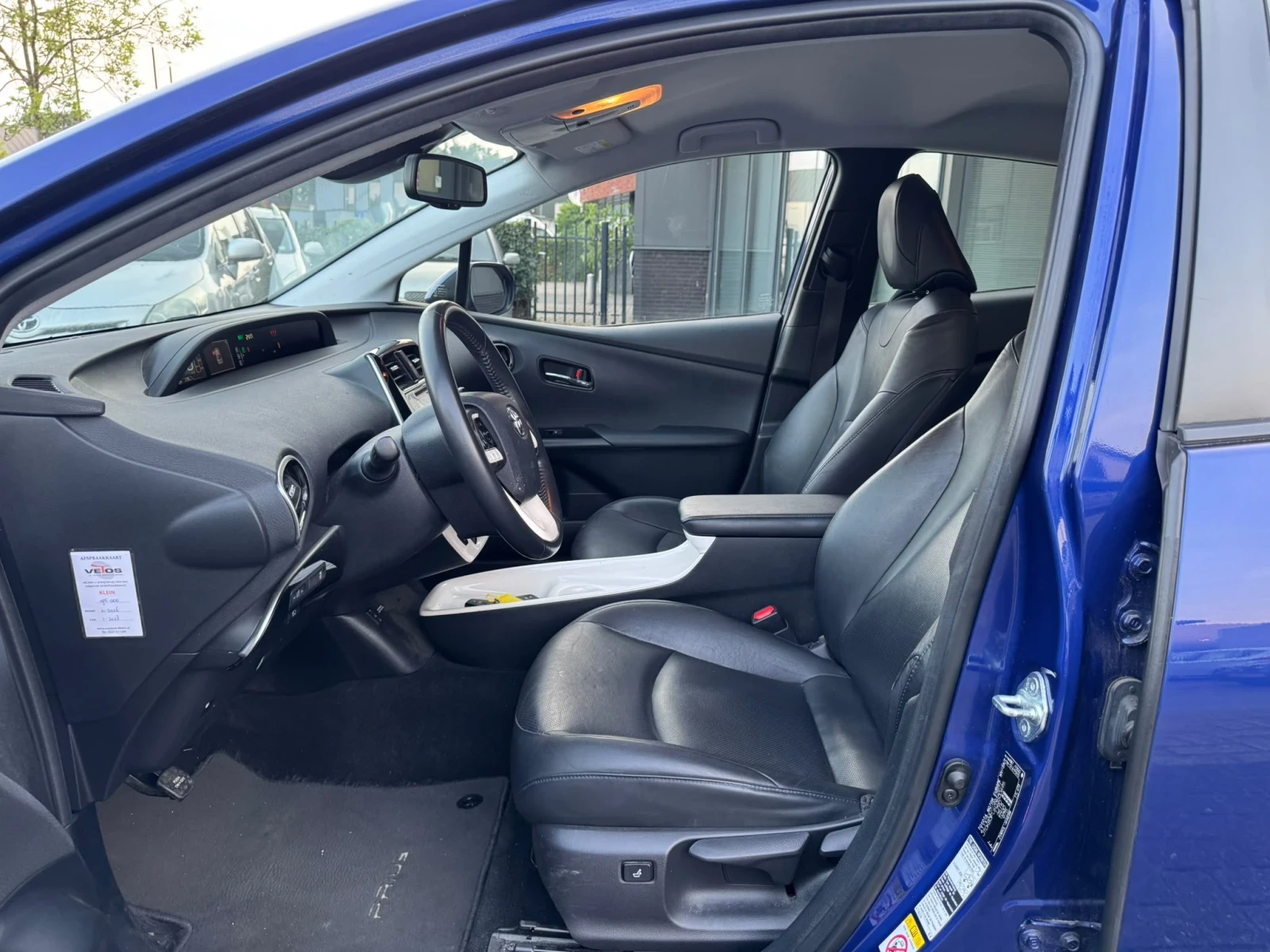 Toyota Prius 1.8 Hybride, снимка 7 - Автомобили и джипове - 55981575