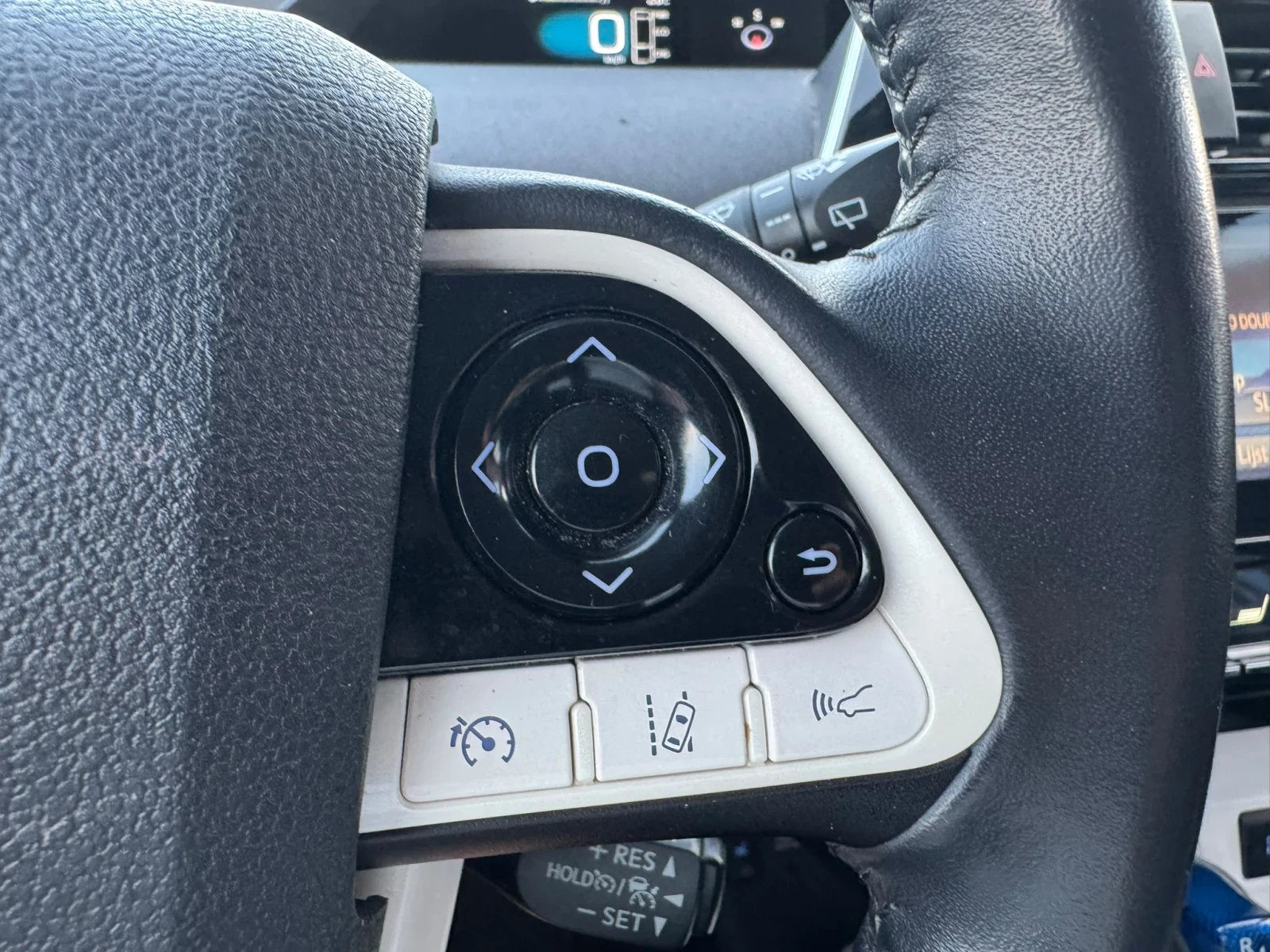 Toyota Prius 1.8 Hybride, снимка 14 - Автомобили и джипове - 55981575
