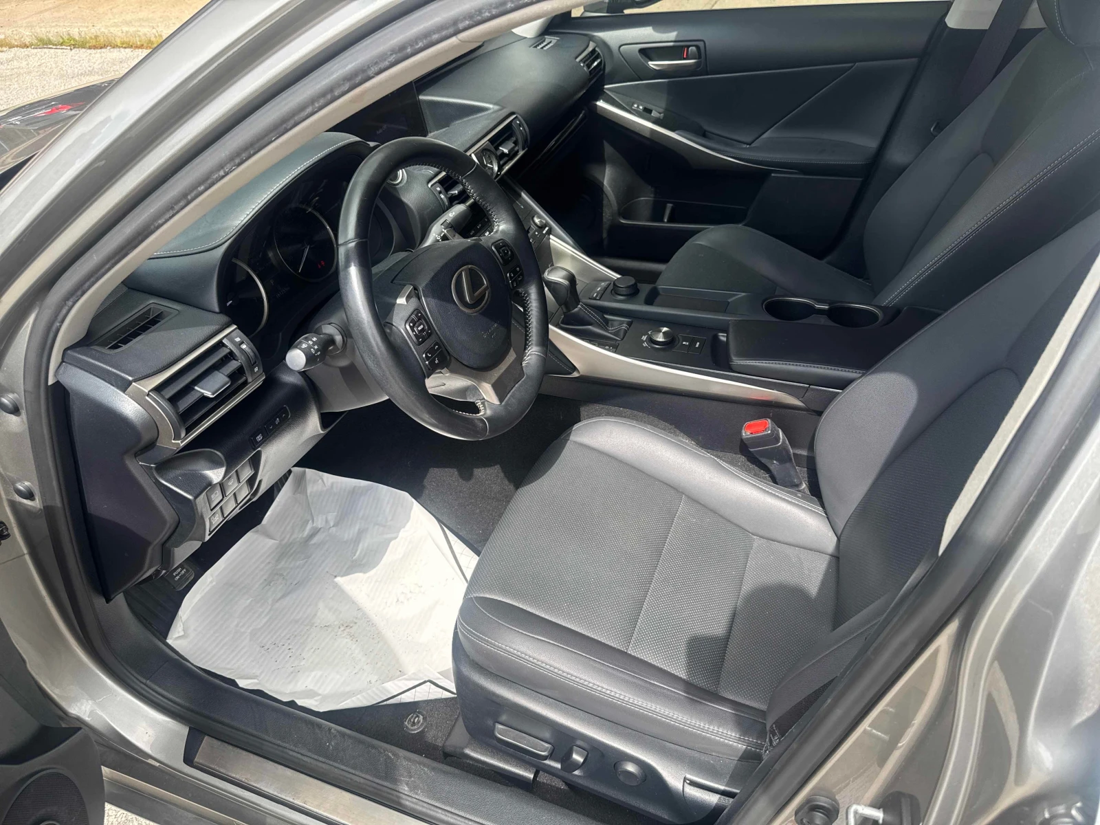 Lexus IS 300 DISTRONIC* ОБДУХВАНЕ* ПОДГРЕВ* CARFAX* , снимка 5 - Автомобили и джипове - 56139162