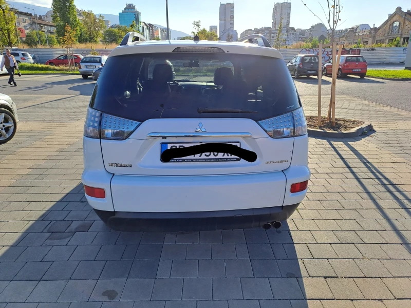 Mitsubishi Outlander, снимка 6 - Автомобили и джипове - 46885334