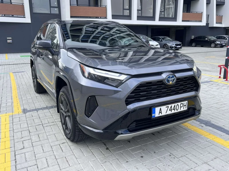 Toyota Rav4 НАЛИЧНА/ 2023г/ 2.5i / HYBRID/ 23 000km / 4x4, снимка 1 - Автомобили и джипове - 48235322