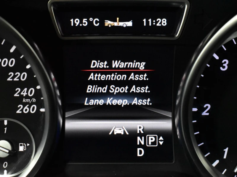 Mercedes-Benz ML 350 d* AMG-pack* Bluetec* H/K* Подгреви* Пано* Камера*, снимка 11 - Автомобили и джипове - 52324568