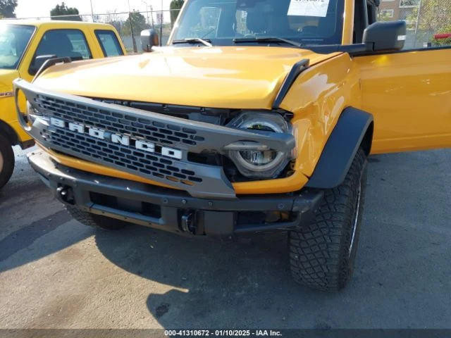 Ford Bronco CARFAX АВТО КРЕДИТ , снимка 3 - Автомобили и джипове - 49461369