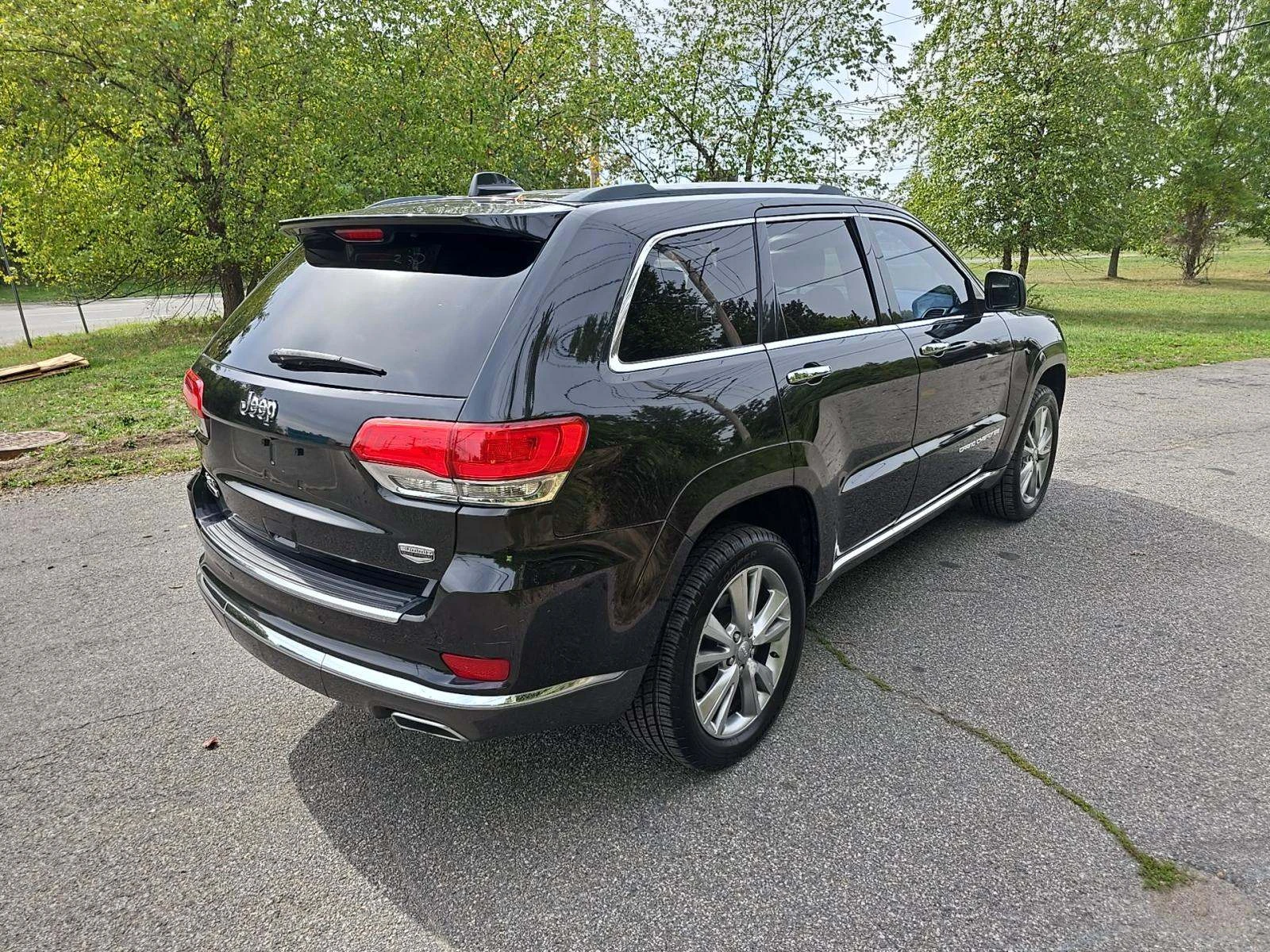 Jeep Grand cherokee SUMMIT* DISTRONIK* ОБДУХ* ПОДГРЕВ* ПАНО* 8ZF* DIGI - изображение 3