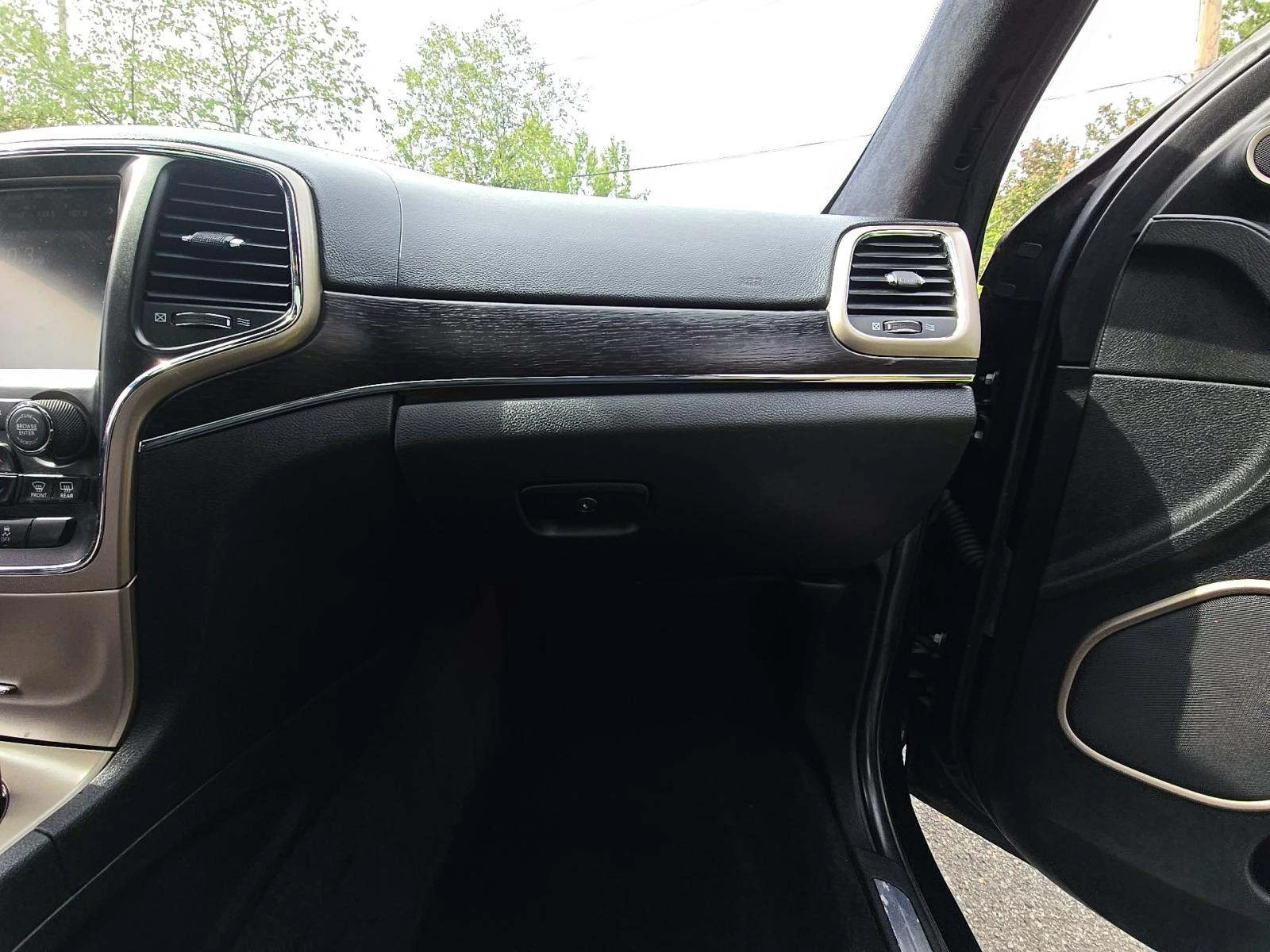 Jeep Grand cherokee SUMMIT* DISTRONIK* ОБДУХ* ПОДГРЕВ* ПАНО* 8ZF* DIGI - изображение 10