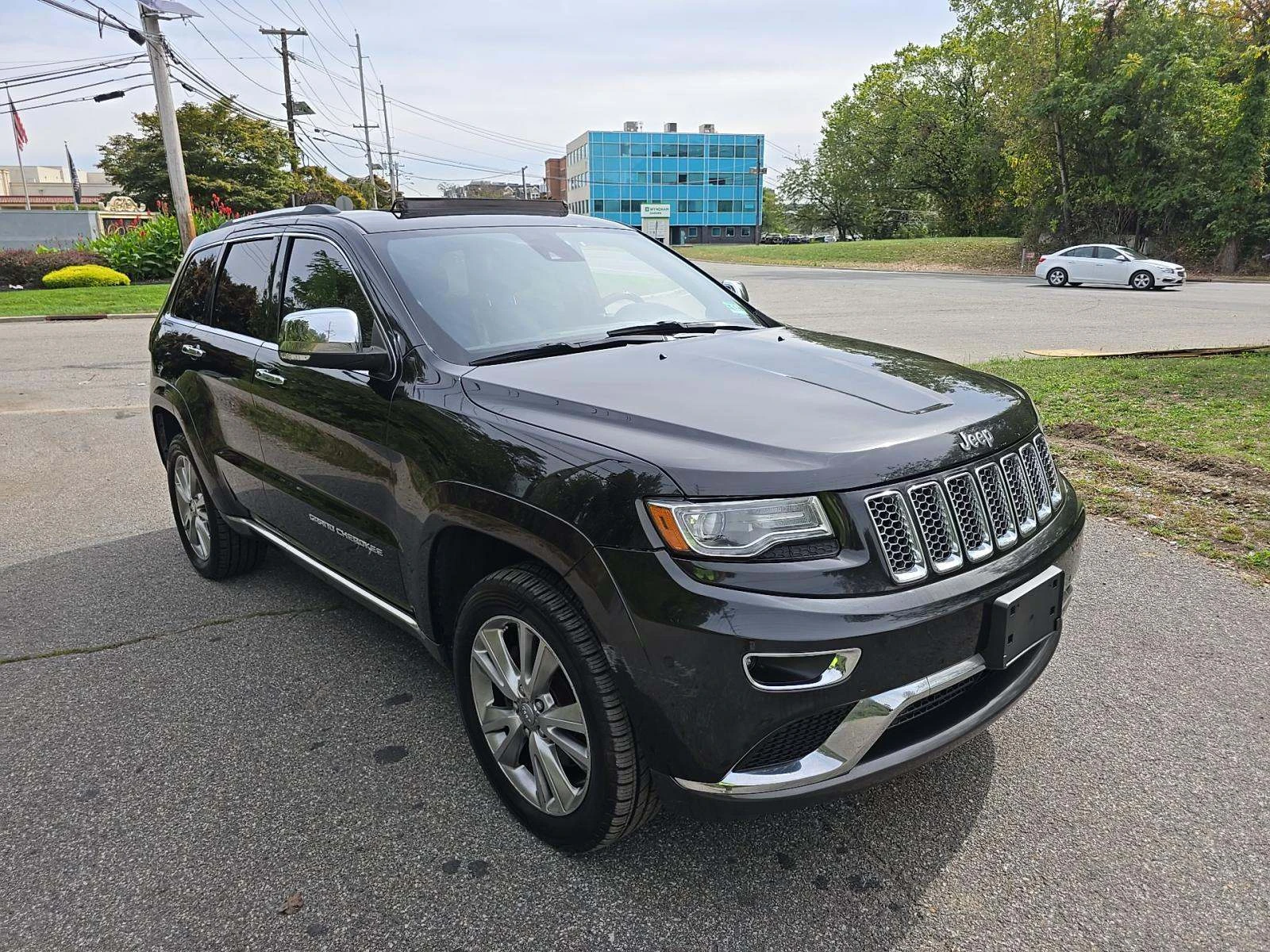 Jeep Grand cherokee SUMMIT* DISTRONIK* ОБДУХ* ПОДГРЕВ* ПАНО* 8ZF* DIGI - изображение 2