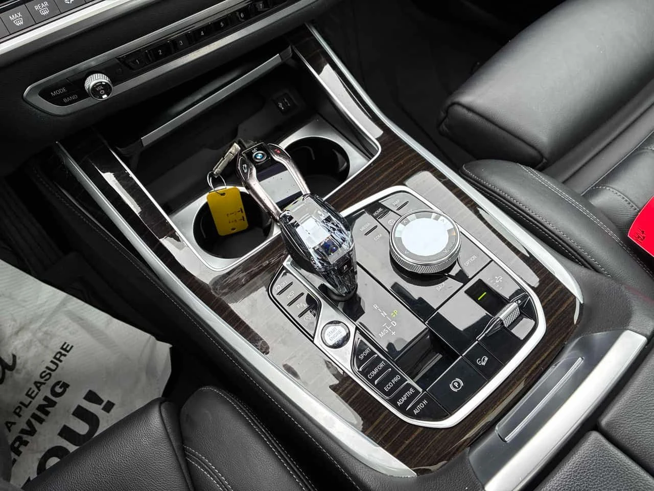 BMW X7 XDRIVE40I| SWAROWSKI| 360 КАМЕРИ| PANORAMA| CARFAX, снимка 9 - Автомобили и джипове - 53983007