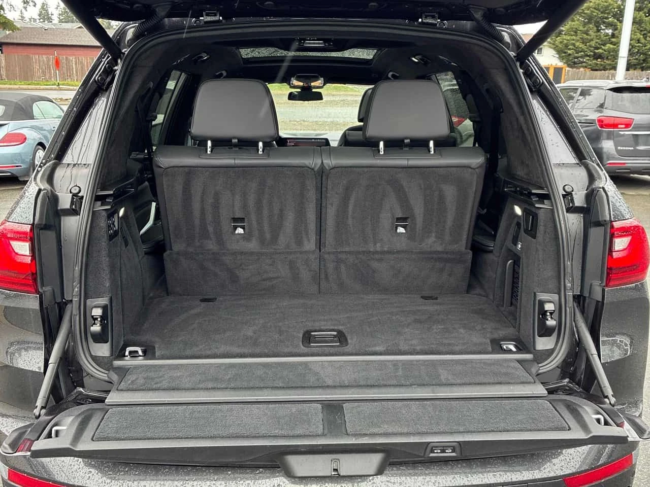 BMW X7 XDRIVE40I| SWAROWSKI| 360 КАМЕРИ| PANORAMA| CARFAX, снимка 7 - Автомобили и джипове - 53983007