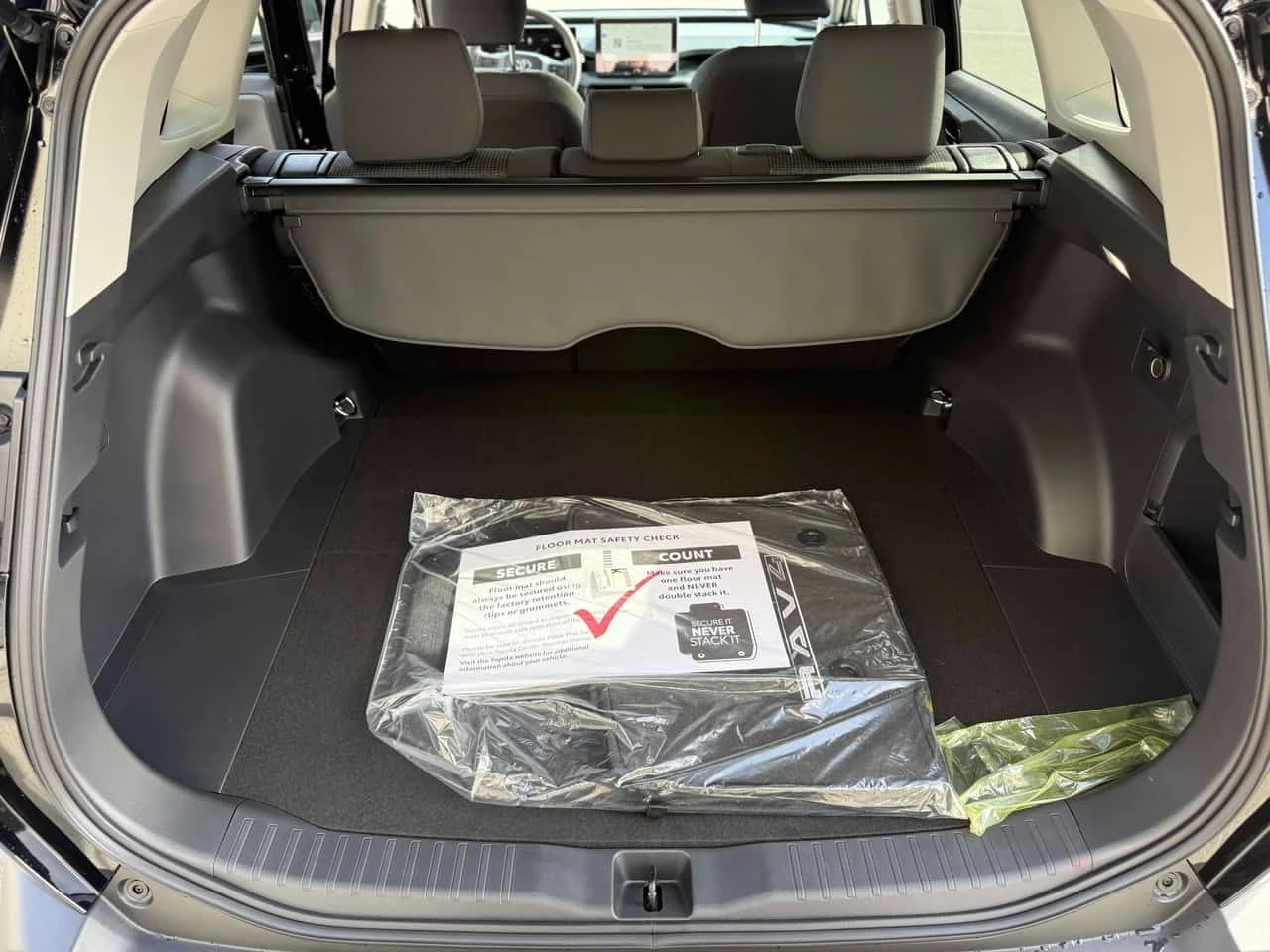 Toyota Rav4 LE AWD /CARFAX/КАМЕРА/ПОДГРЕВИ, снимка 15 - Автомобили и джипове - 54060721