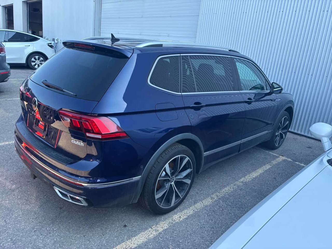 VW Tiguan  Highline R Line / ОБДУХВАНЕ / ПАНОРАМА , снимка 4 - Автомобили и джипове - 55555888