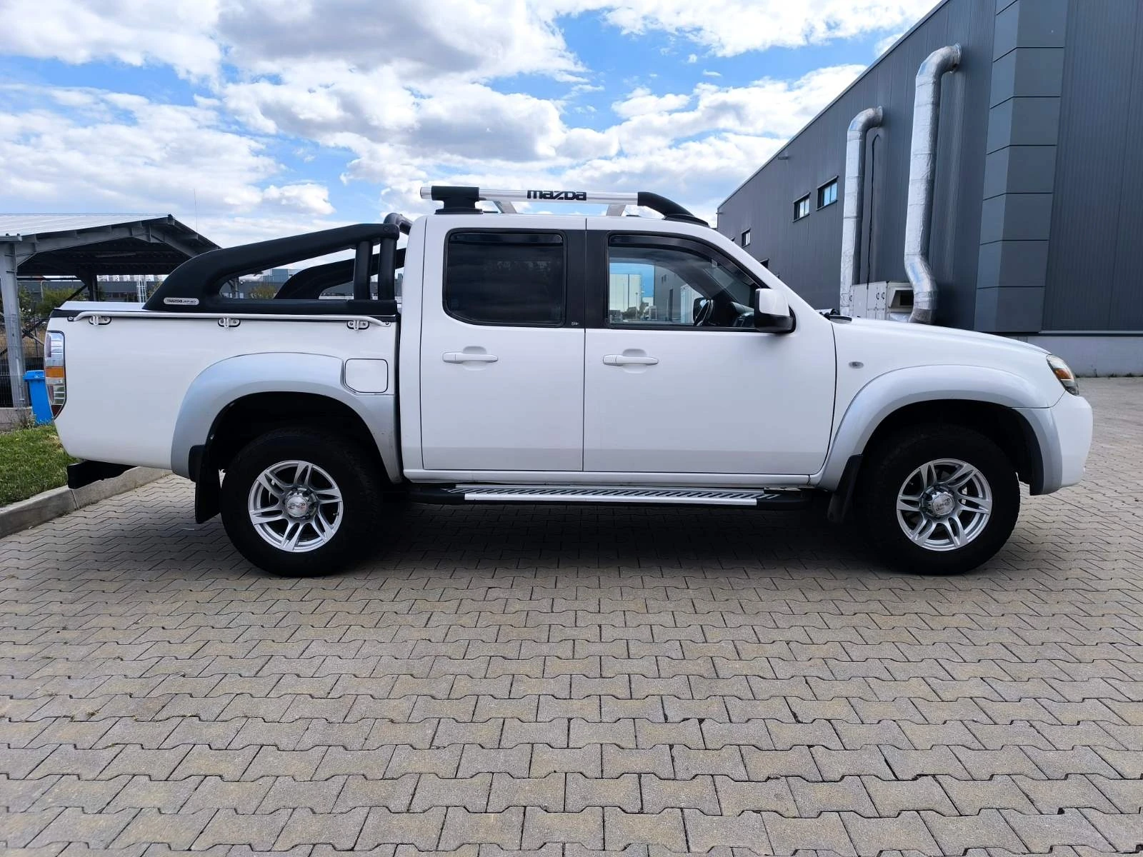 Mazda BT-50, снимка 5 - Автомобили и джипове - 56223602