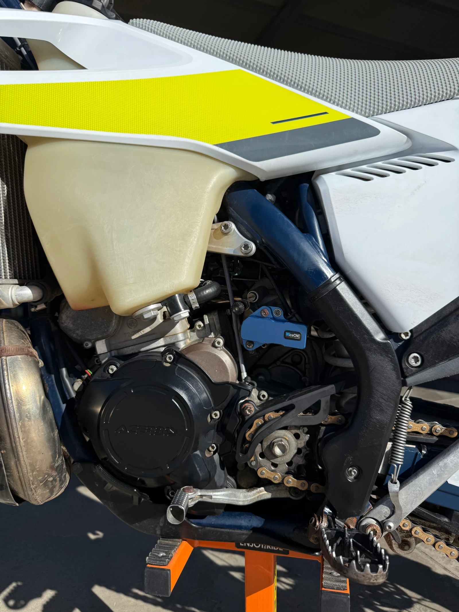 Husqvarna TE 300 TPI, снимка 5 - Мотоциклети и мототехника - 55962171