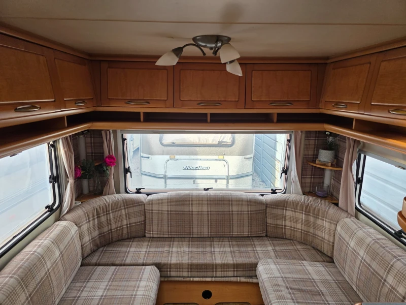 Каравана Adria Hobby Френска спалня, снимка 8 - Каравани и кемпери - 53296740
